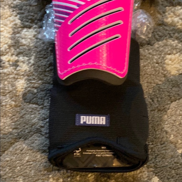 Puma Pink Shin Guards - Picture 2 of 5